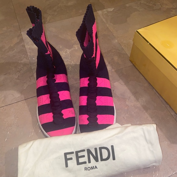 FENDI SOCK SNEAKERS - Picture 2 of 7
